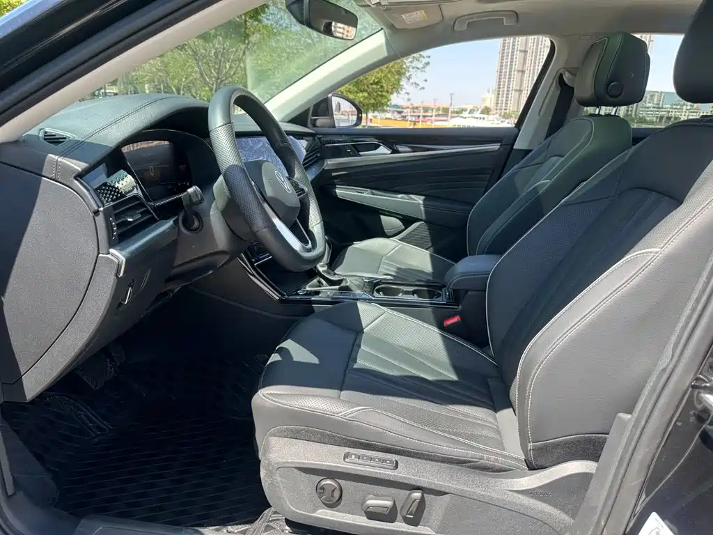 Volkswagen Passat 2024