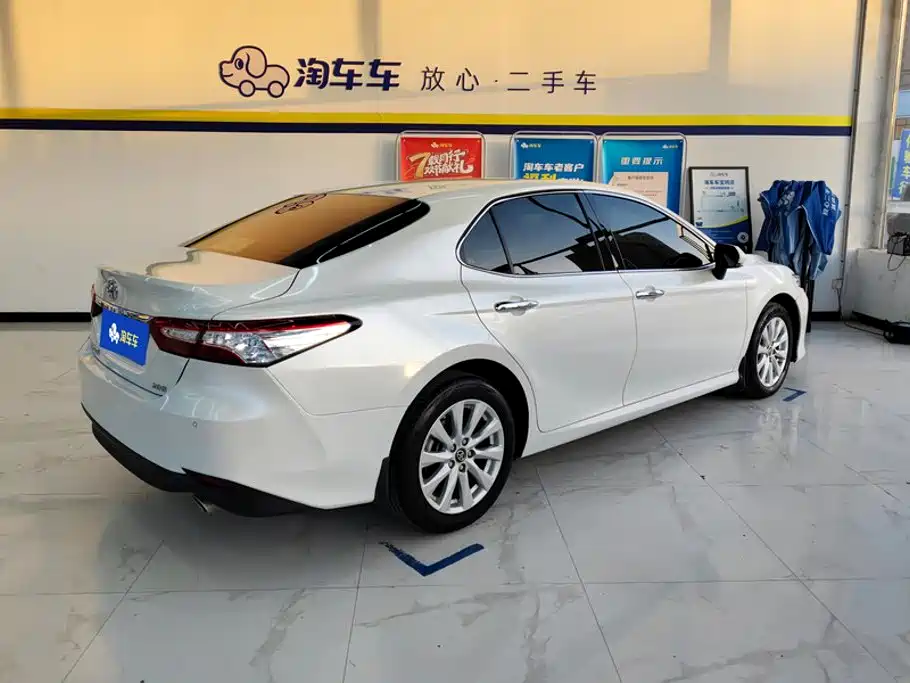 Toyota Camry 2021 — фото 3