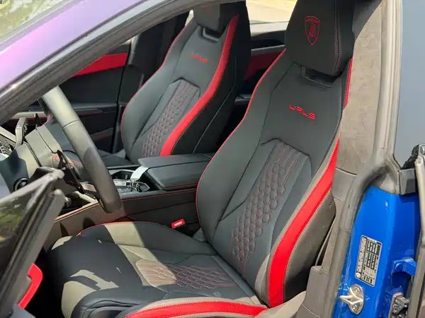 Lamborghini Urus 2025