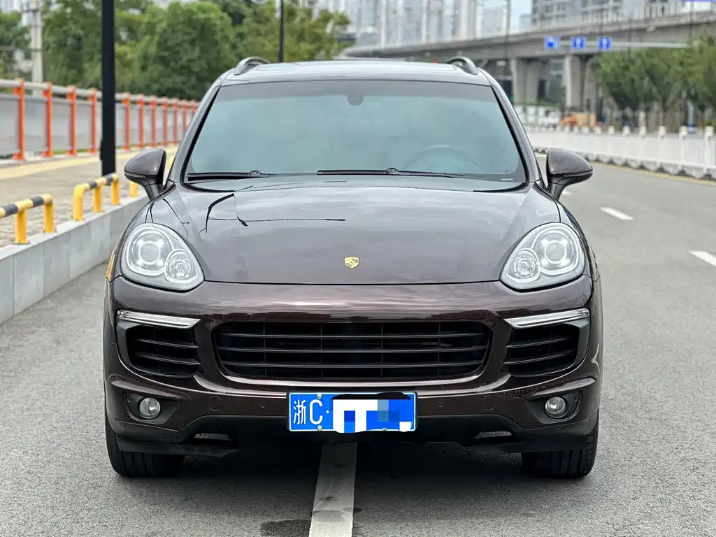 Porsche Cayenne 2015 — фото 2