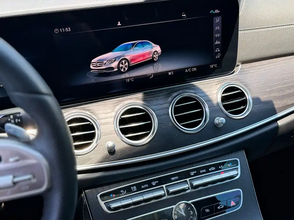Mercedes-Benz E-Class 2020 — фото 19