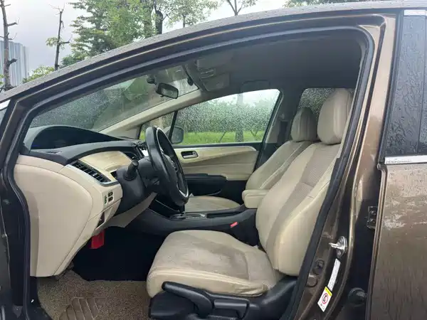 Honda Jade 2015