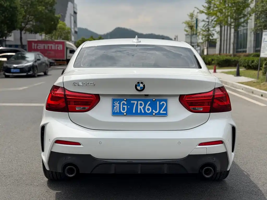 BMW 1 Series 2023 — фото 14