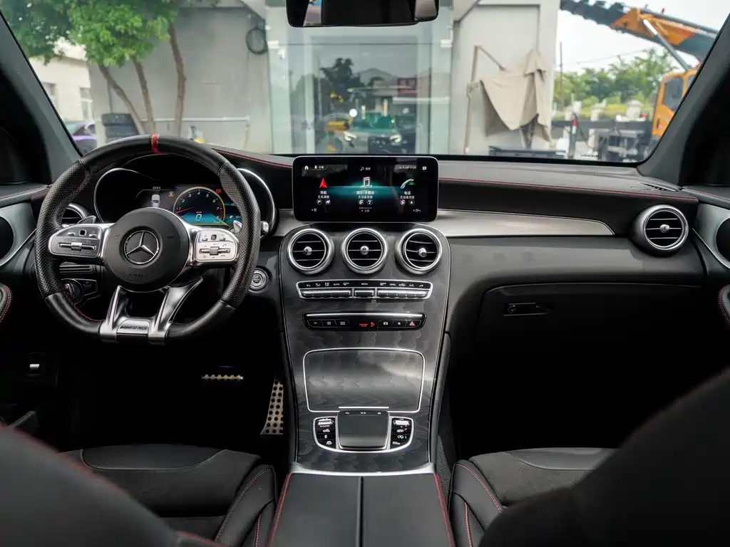 Mercedes-Benz GLC AMG 2022 — фото 18