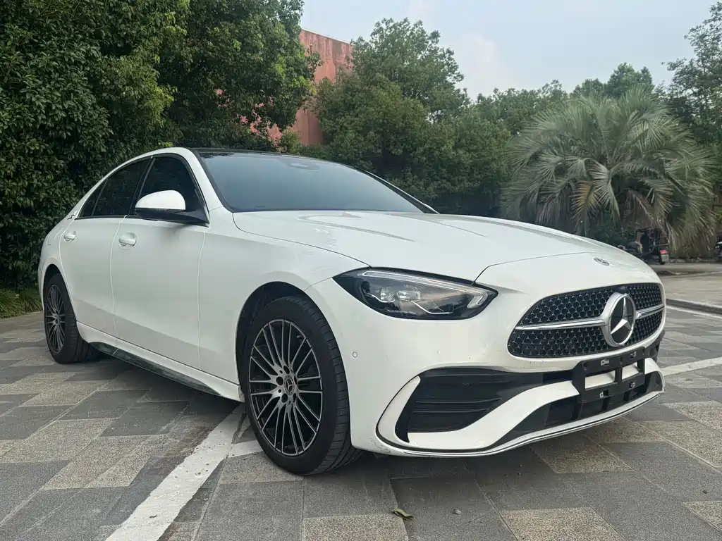 Mercedes-Benz C-Class 2024