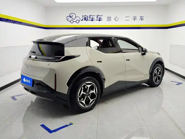 Zeekr X 2025
