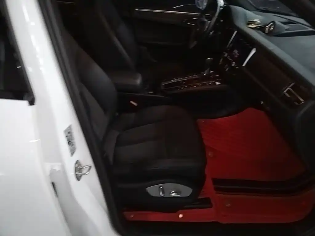 Porsche Macan 2021 — фото 20