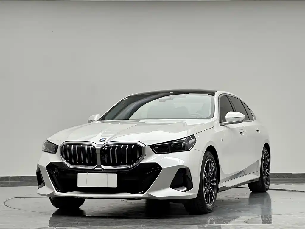 BMW 5 Series 2025