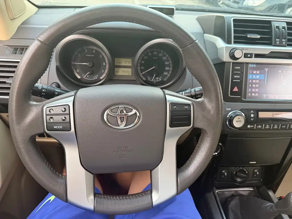 Toyota Prado 2016 — фото 12