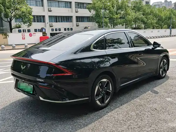 Wuling Starlight 2024