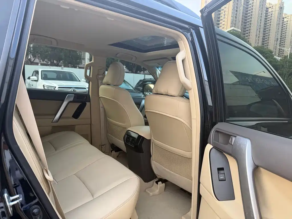 Toyota Prado 2016 — фото 11