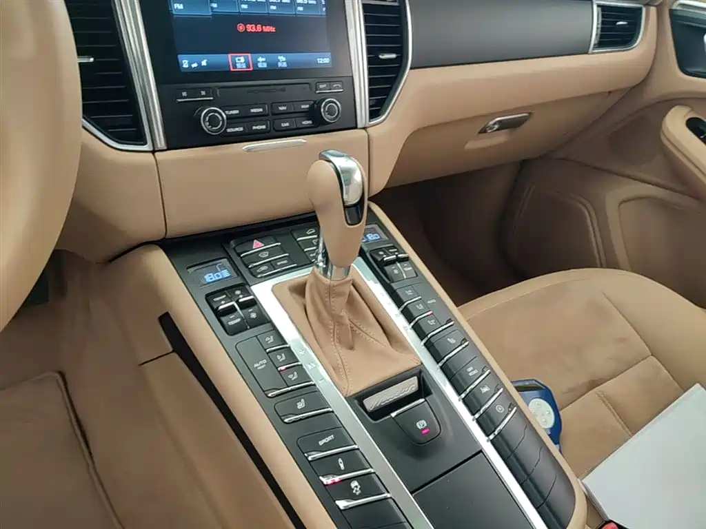 Porsche Macan 2016 — фото 14