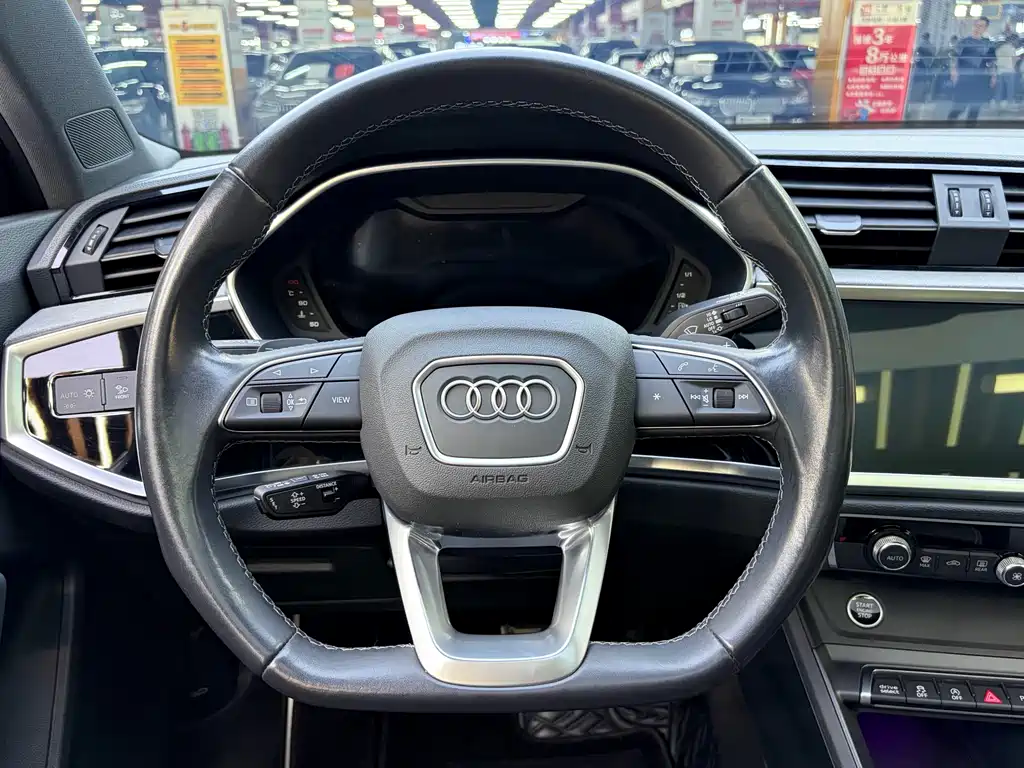 Audi Q3 2024 — фото 12