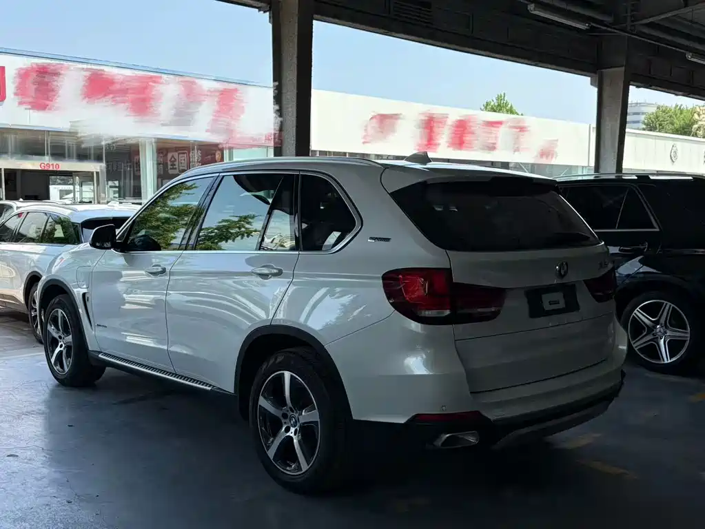 BMW X5 New Energy 2017 — фото 11