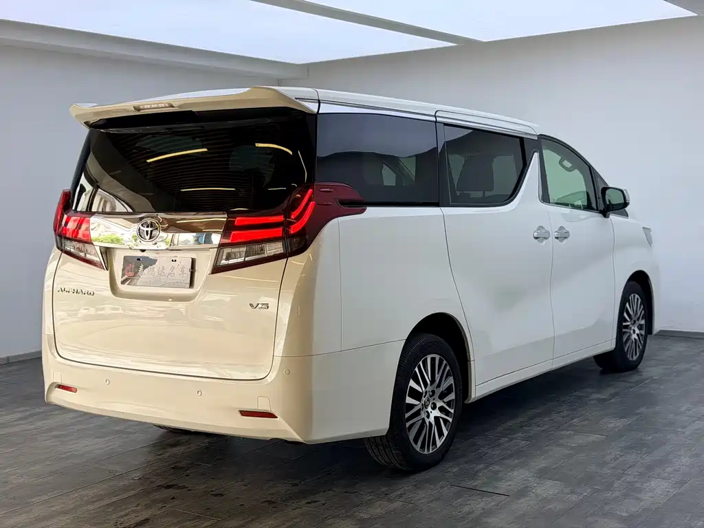 Toyota Alphard 2018 — фото 7
