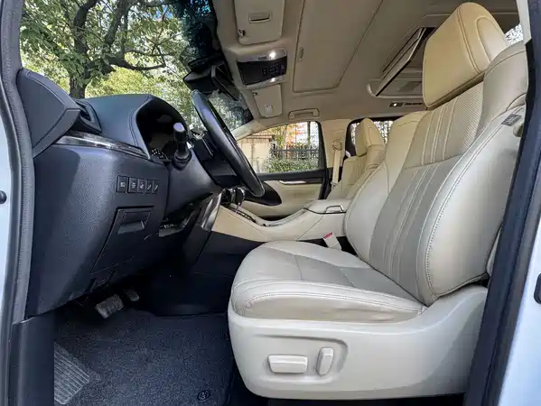Toyota Alphard 2021