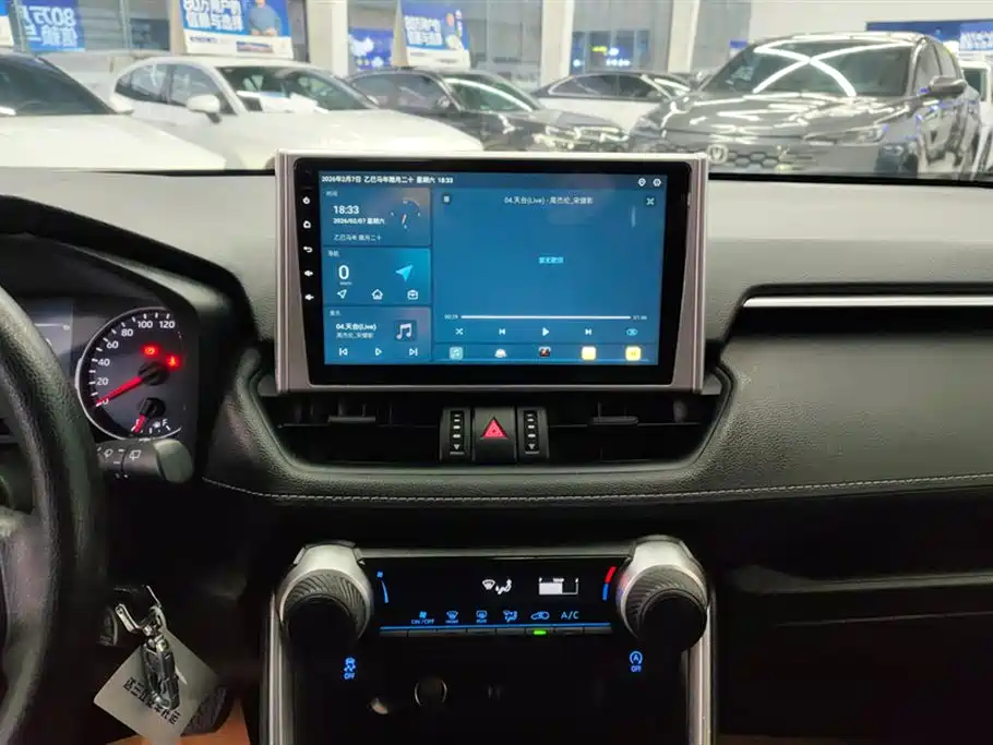 Toyota Wildlander 2023 — фото 13