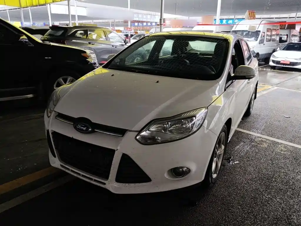 Ford Focus 2015 — фото 1