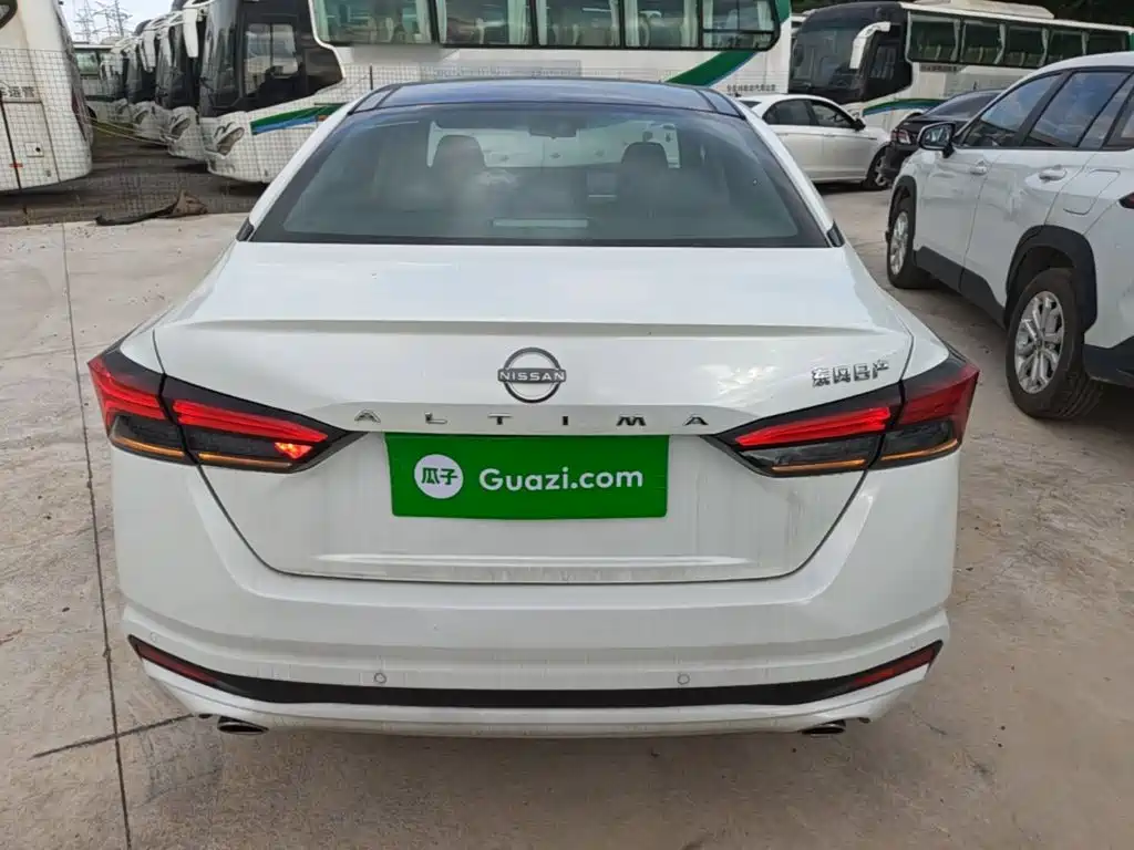 Nissan Teana 2023