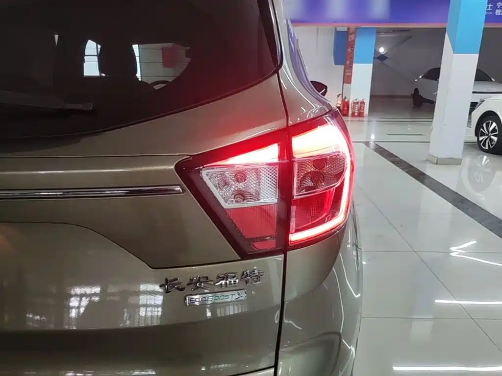 Ford Kuga 2017 — фото 8