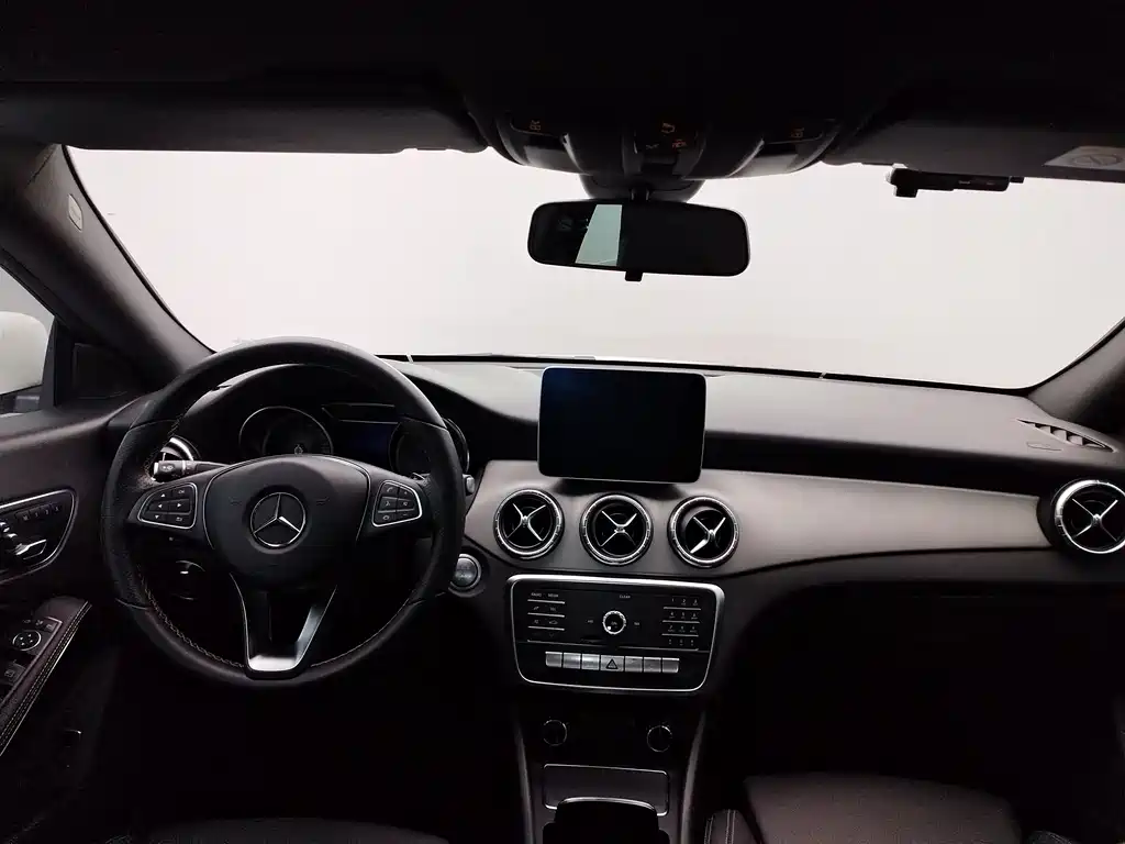 Mercedes-Benz CLA 2018 — фото 16