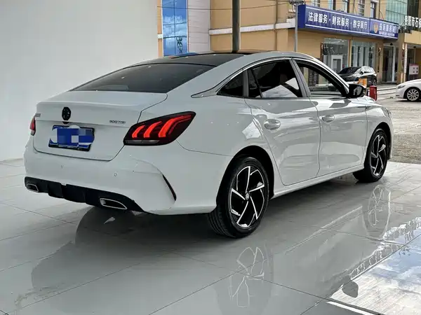 MG MG5 2021