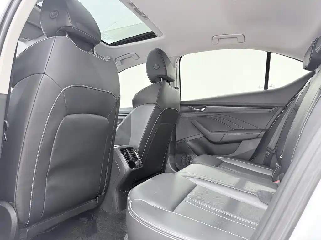 Skoda Octavia 2024 — фото 14