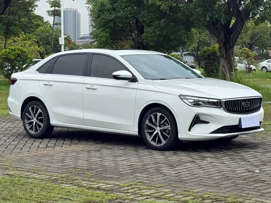 Geely Emgrand 2024