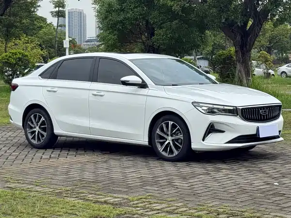 Geely Emgrand 2024