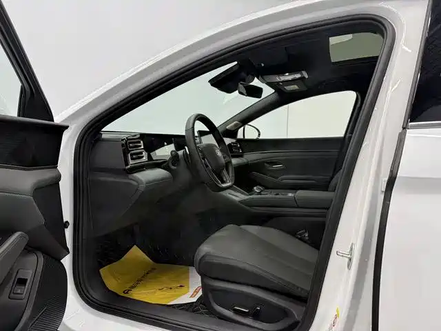 BYD Qin L 2025 — фото 18