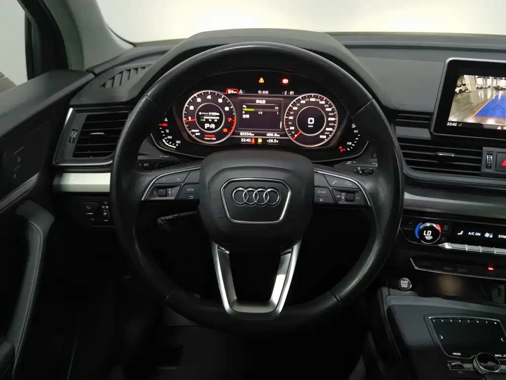 Audi Q5L 2020 — фото 11