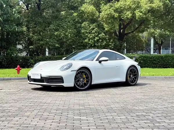 Porsche 911 2025