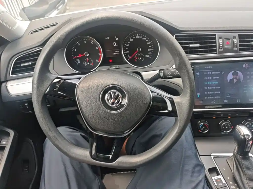 Volkswagen Lamando 2017 — фото 11