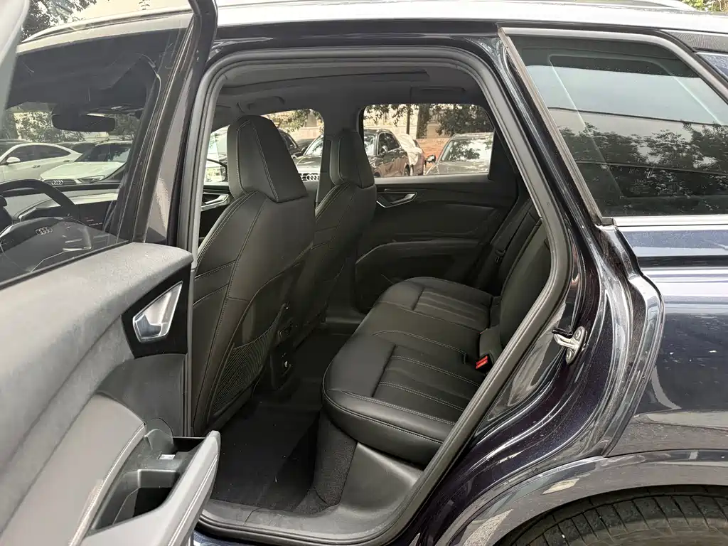 Audi Q4 e-tron 2024