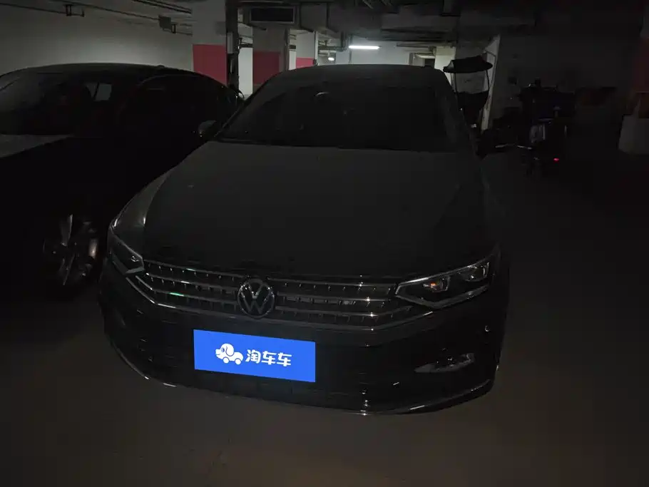 Volkswagen Magotan 2025