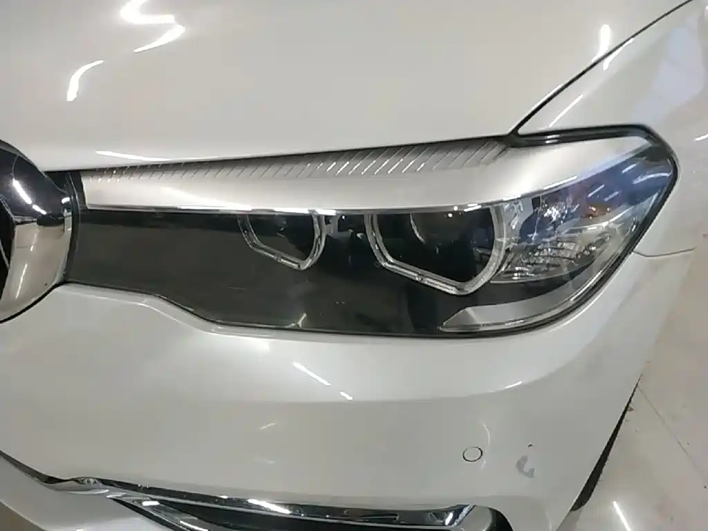BMW 5 Series 2019 — фото 24