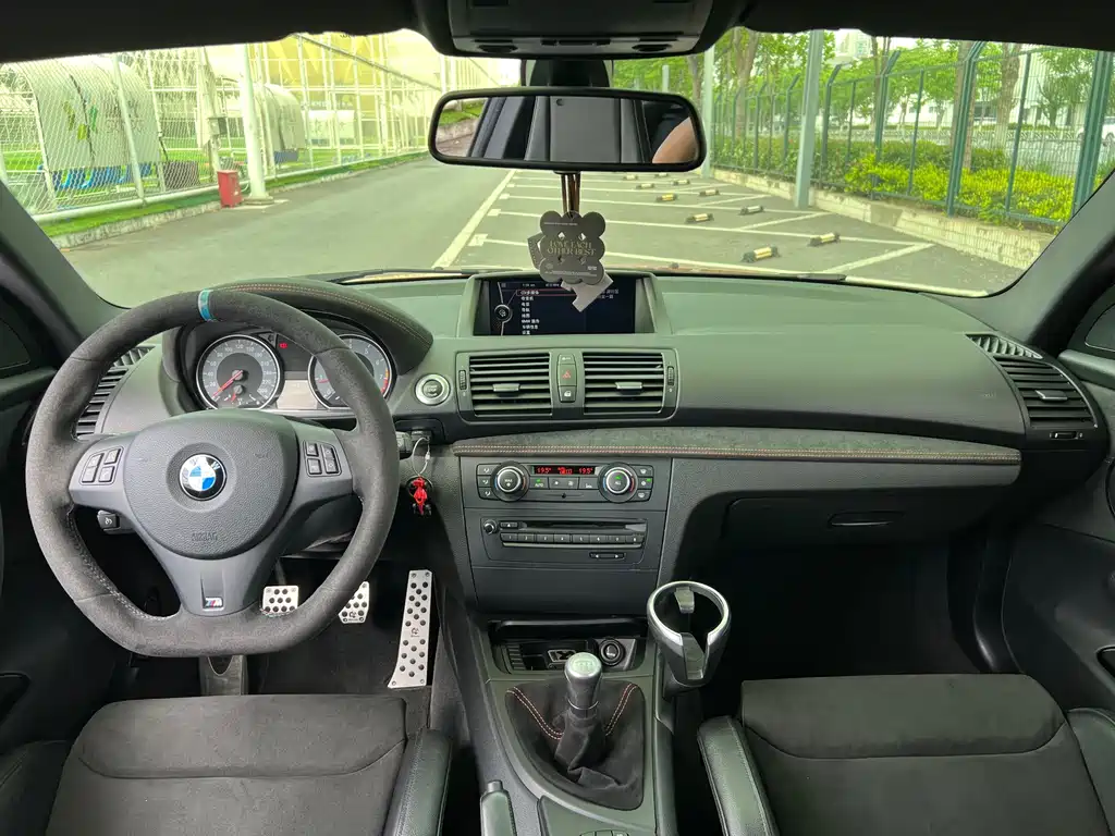 BMW 1 Series M 2012 — фото 15