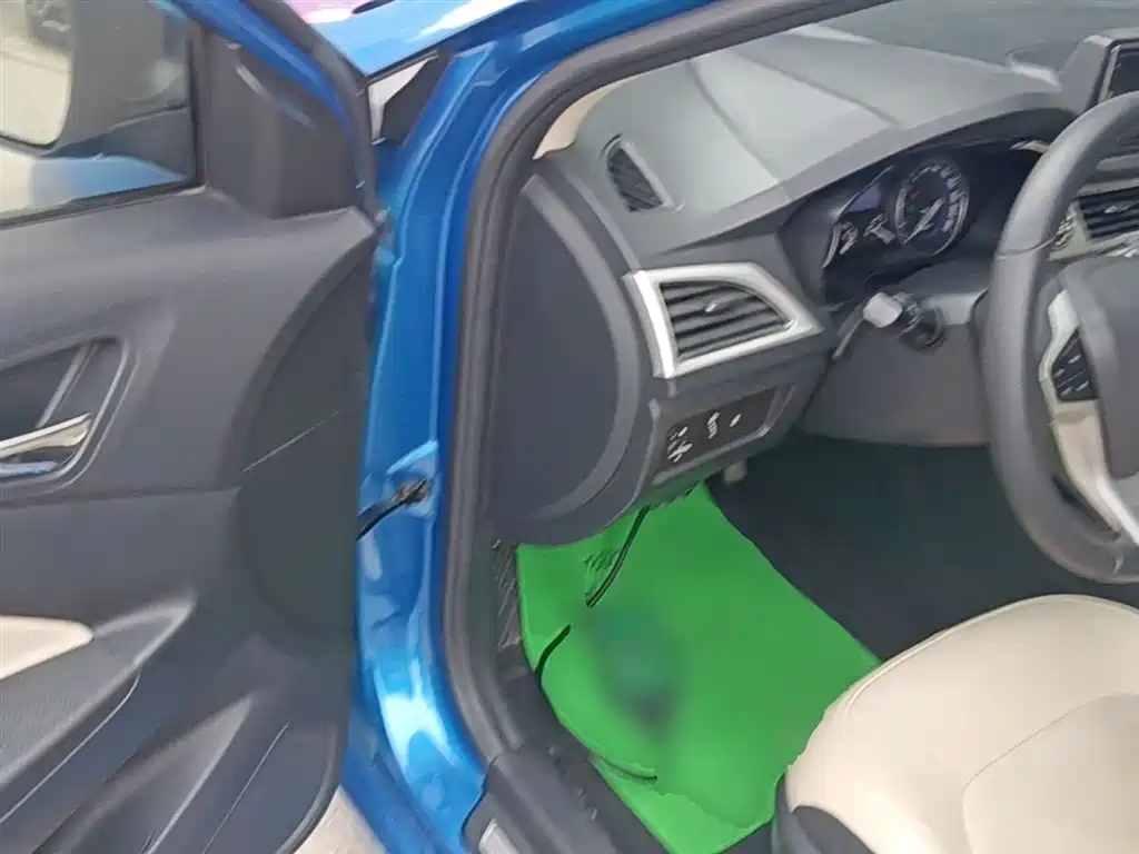 Changan V7 2015 — фото 16