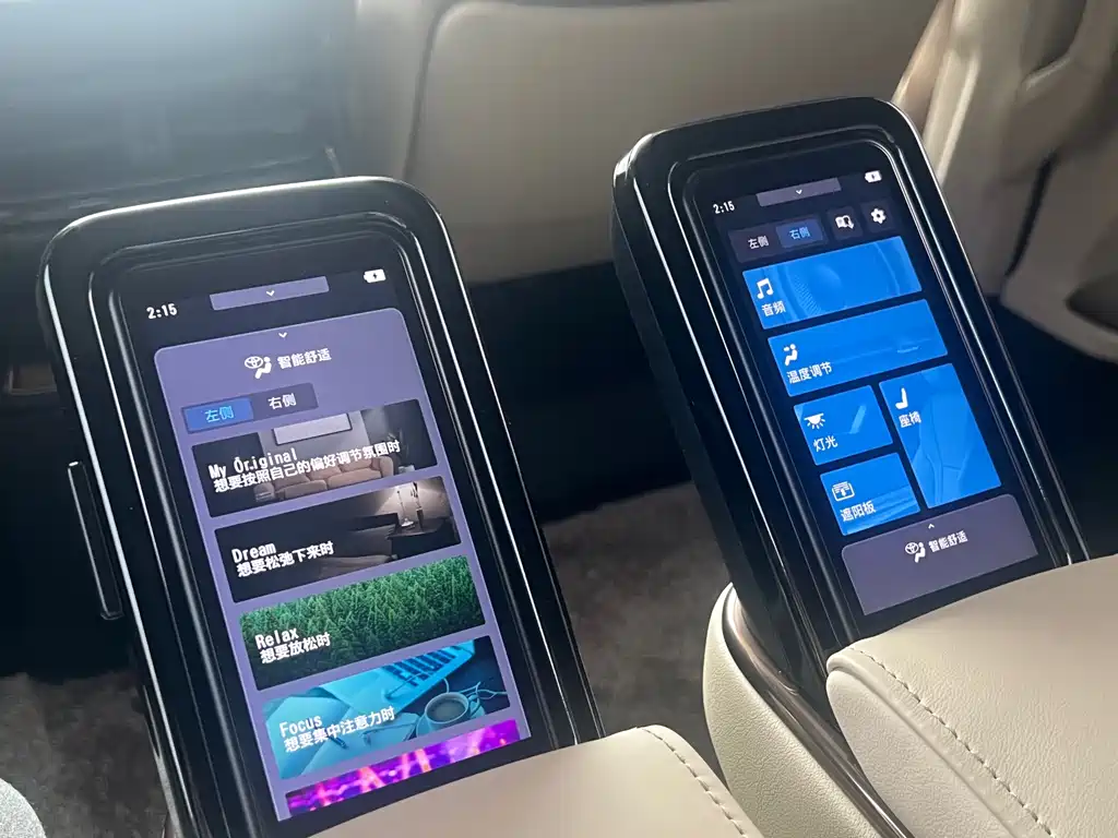 Toyota Alphard — фото 12