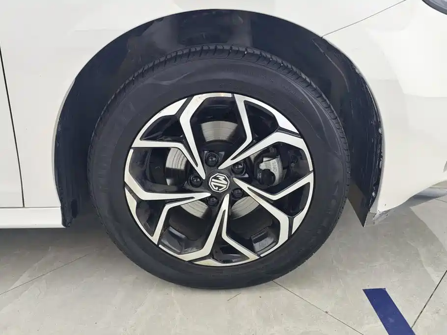 MG MG5 2025