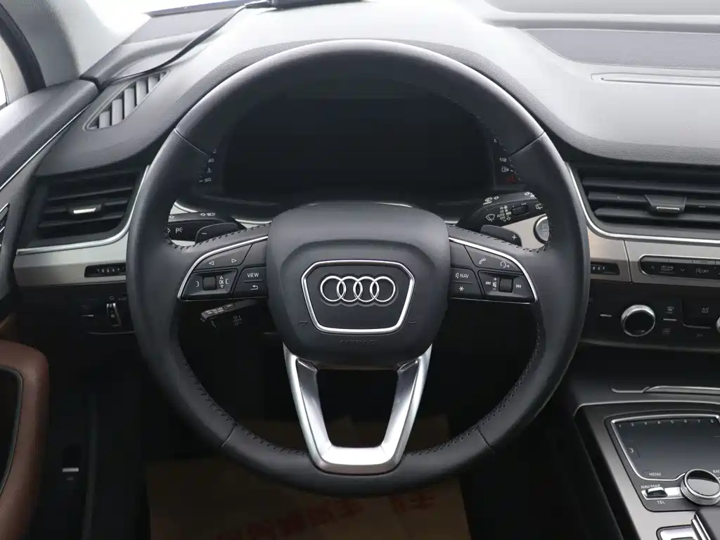 Audi Q7 2017 — фото 9