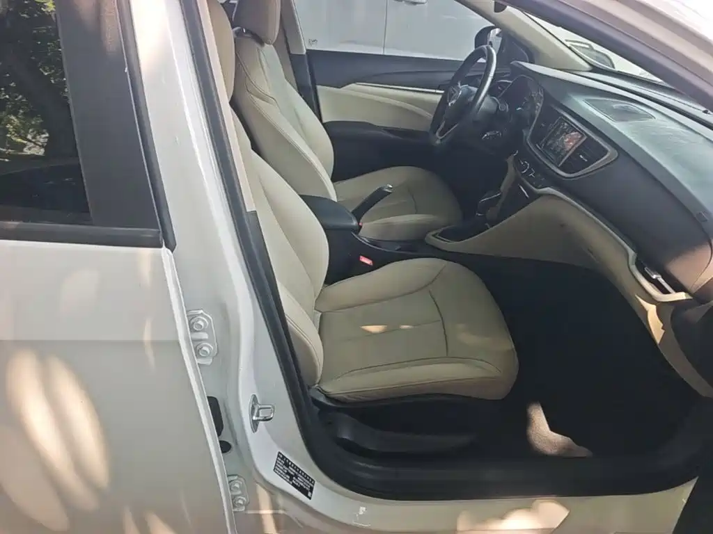 Buick Excelle 2019 — фото 25