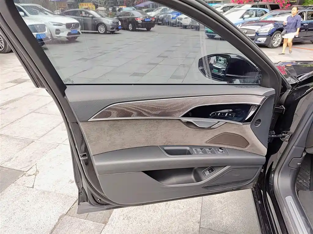 Audi A8 2021