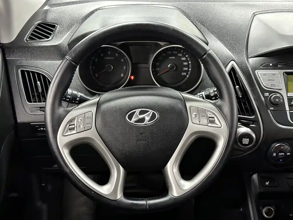 Hyundai ix35 2014 — фото 19