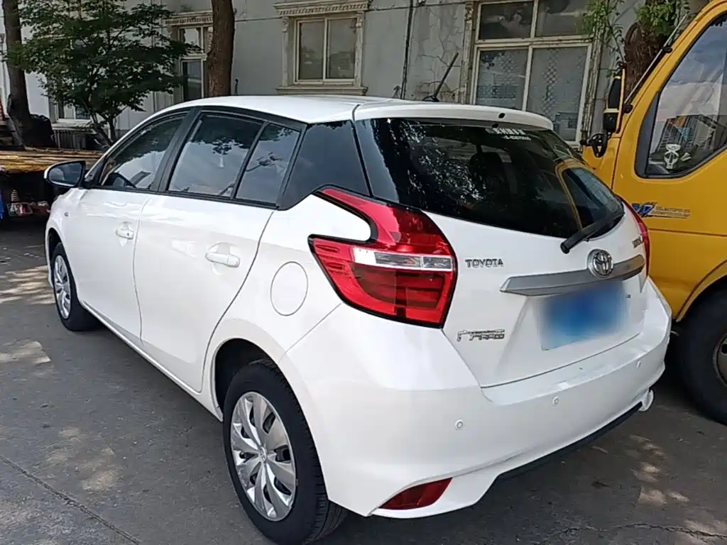 Toyota Yaris L 2022