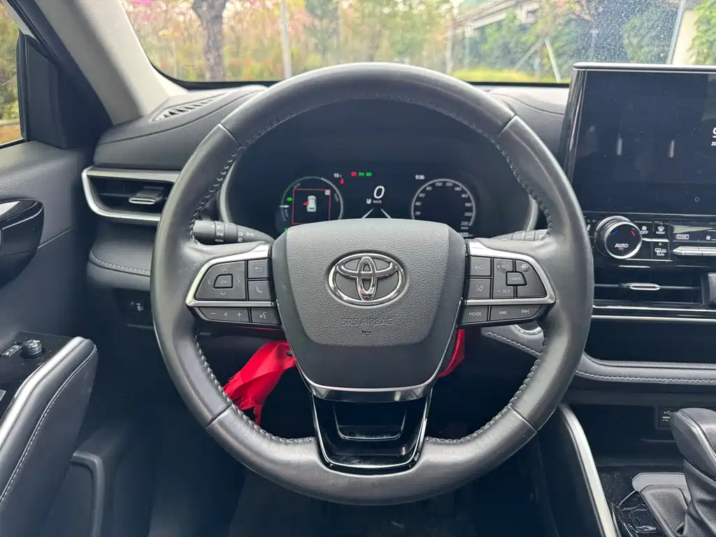 Toyota Highlander 2024 — фото 10