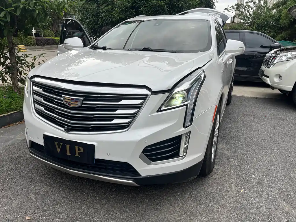 Cadillac XT5 2019 — фото 1