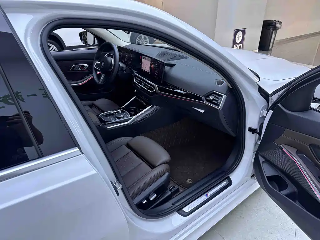 BMW 3 Series 2023 — фото 11