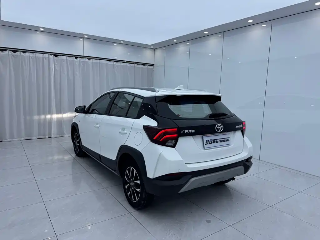 Toyota Yaris L 2022