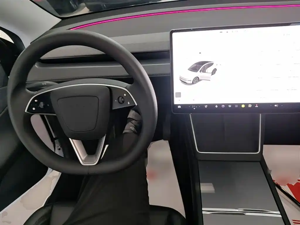 Tesla Model Y 2025 — фото 10